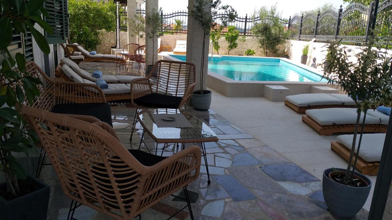 Villa Mira โตรกีร์ ภายนอก รูปภาพ