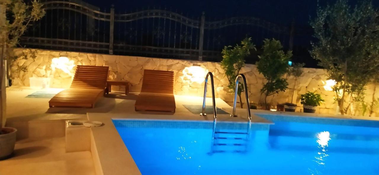 Villa Mira โตรกีร์ ภายนอก รูปภาพ