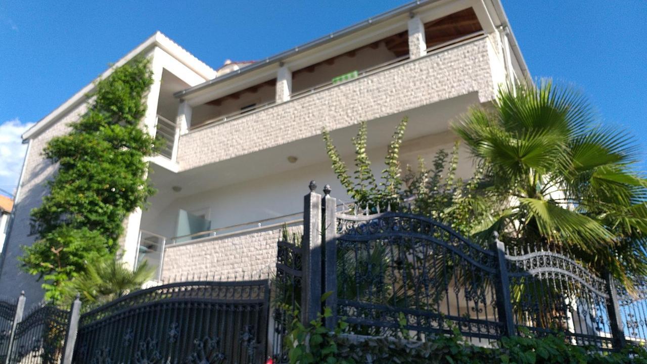 Villa Mira โตรกีร์ ภายนอก รูปภาพ